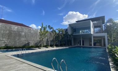 Luxury House in Hyarta Eco Village at Corner