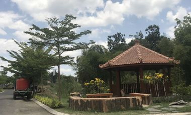 Luxury House in Hyarta Eco Village at Corner