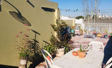 Departamento Tipo Casa en venta en Lanus Este