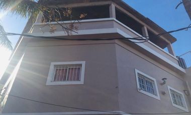 Departamento Tipo Casa en venta en Lanus Este
