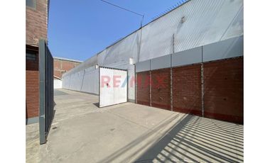 ¡Oportunidad En Lima Norte!  Local / Terreno Comercial En Avenida Principal – 1,001 M²