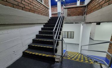 edificio en arriendo/venta en av. 30 de agosto. Cod A19477