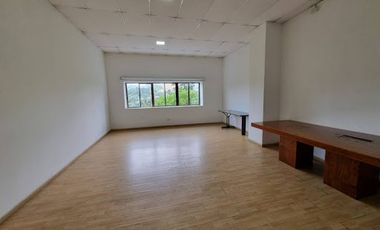 edificio en arriendo/venta en av. 30 de agosto. Cod A19477