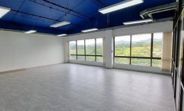 edificio en arriendo/venta en av. 30 de agosto. Cod A19477