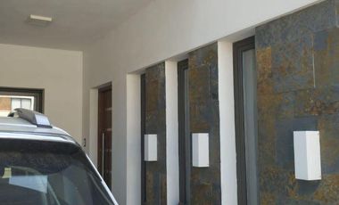 Excelente duplex en Barrio La Calandria, calidad unica!!!