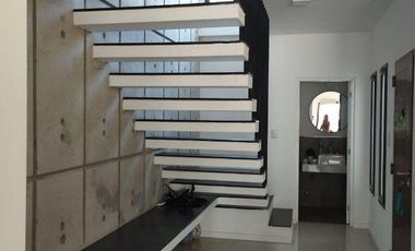 Excelente duplex en Barrio La Calandria, calidad unica!!!