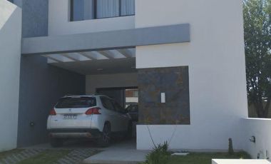 Excelente duplex en Barrio La Calandria, calidad unica!!!