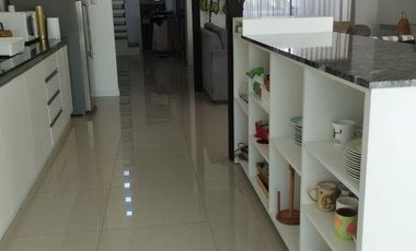 Excelente duplex en Barrio La Calandria, calidad unica!!!