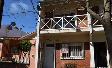 INDEPENDIENTE Y FRENTE AL BOSQUE