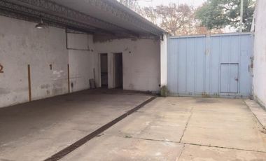 LOTE CON COCHERAS Y OFICINA EN BURZACO