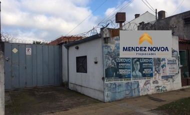 LOTE CON COCHERAS Y OFICINA EN BURZACO