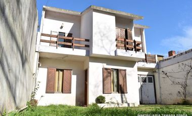 CASA CON PILETA EN BARRIO PARQUE GOLF