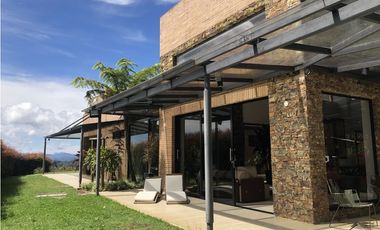Venta de Casa Campestre en el Alto de Palmas Envigado