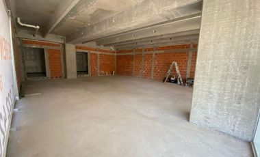 RENTA DE LOCAL COMERCIAL EN TORRE ALBERTINA CON UBICACIÓN PRIVILEGIADA
