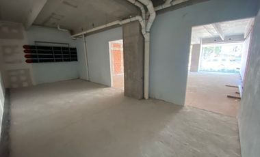 RENTA DE LOCAL COMERCIAL EN TORRE ALBERTINA CON UBICACIÓN PRIVILEGIADA