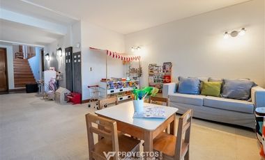 Maravillosa Casa Familiar en Venta. Club de Golf Las Lomas.