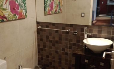 Chalet reciclado, 5 amb. con garage doble y jardín.