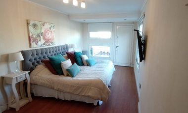 Chalet reciclado, 5 amb. con garage doble y jardín.