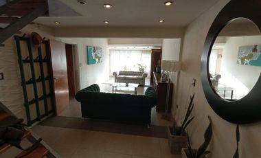 Chalet reciclado, 5 amb. con garage doble y jardín.