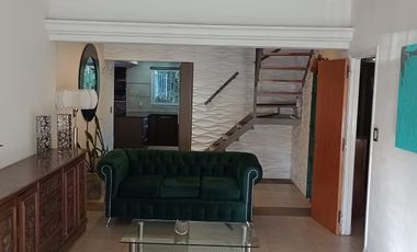 Chalet reciclado, 5 amb. con garage doble y jardín.