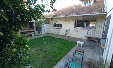 Chalet reciclado, 5 amb. con garage doble y jardín.