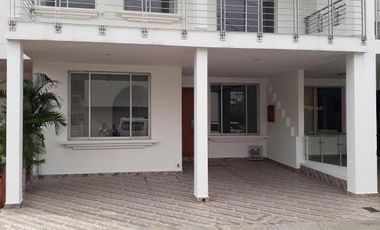 casa en venta en av. libertadores, prados ii. Cod V1388