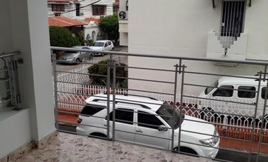 casa en venta en av. libertadores, prados ii. Cod V1388