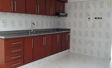 casa en venta en av. libertadores, prados ii. Cod V1388
