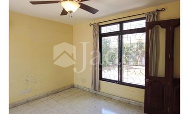 Propiedad en Venta: Ubicación Estratégica y Potencial Residencial o Comercial
