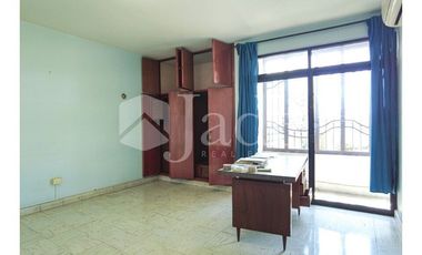 Propiedad en Venta: Ubicación Estratégica y Potencial Residencial o Comercial