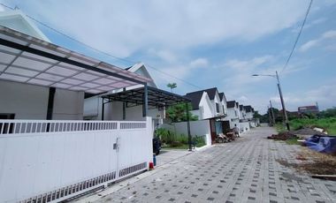 Rumah Cantik Milenial 2 Lantai Dalam Perum; Siap Huni