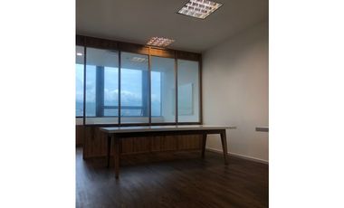 VENTA DE OFICINA EN EL POBLADO P13