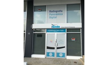 Se Vende Local Comercial con Mezzanine, rea Oeste