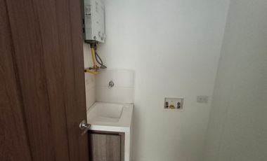 apartaestudio en arriendo en loma de las brujas. Cod A214079