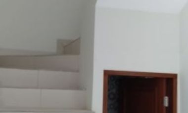 Rumah mewah 2lantai hrga ekonomis pd labu,Jaksel