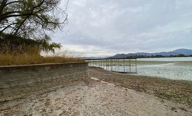 SE VENDE TERRENO CON CASA LAGO RAPEL 8400MTRS