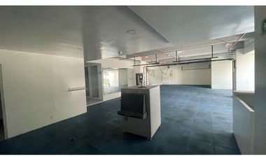 LOCAL COMERCIAL 411m2