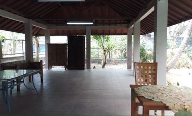 Rumah taman luas ada kolam renang dekat setiabudi