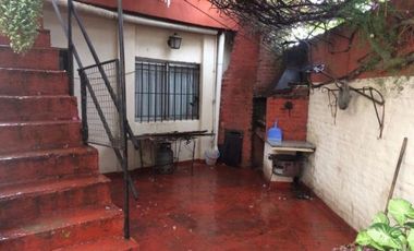 SU MEJOR OPCION VENTA DE CHALET DE TRES DORMITORIOS A DOS CUADRAS DEL HOSPITAL DE HURLINGHAM OPORTUNIDAD ANTICIPO 50,000 DOLARES Y RESTO FINANCIADO