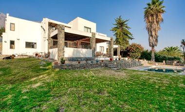 Amplia y hermosa casa en arriendo, condominio Arboretum, Peñalolén