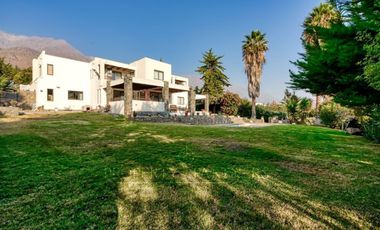 Amplia y hermosa casa en arriendo, condominio Arboretum, Peñalolén