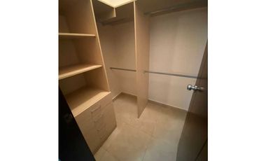 APARTAMENTO AMOBLADO 265M2 AVENIDA BALBOA PH. MARABIERTO