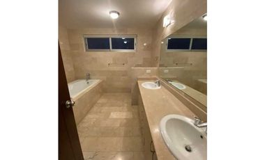 APARTAMENTO AMOBLADO 265M2 AVENIDA BALBOA PH. MARABIERTO