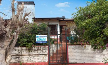 GUIDEK - STASIUK PROPIEDADES VENDE HERMOSA CASA