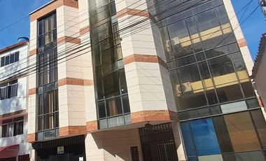 edificio en arriendo en el centro. Cod A121247