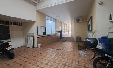 edificio en arriendo en el centro. Cod A121247