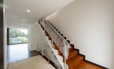 casa en arriendo/venta en bosque de pinos-usaquén. Cod A1088053