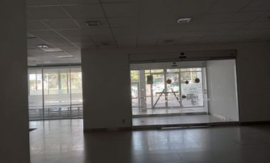 LOCAL COMERCIAL EN RENTA  EL SANTUARIO IZTAPALAPA ¡Gran visibilidad!