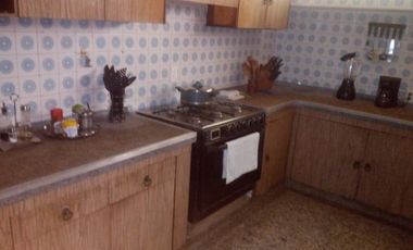 casa en venta en barrio blanco. Cod V12241