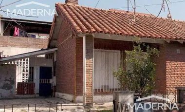 Casa en venta a refaccionar, San Isidro